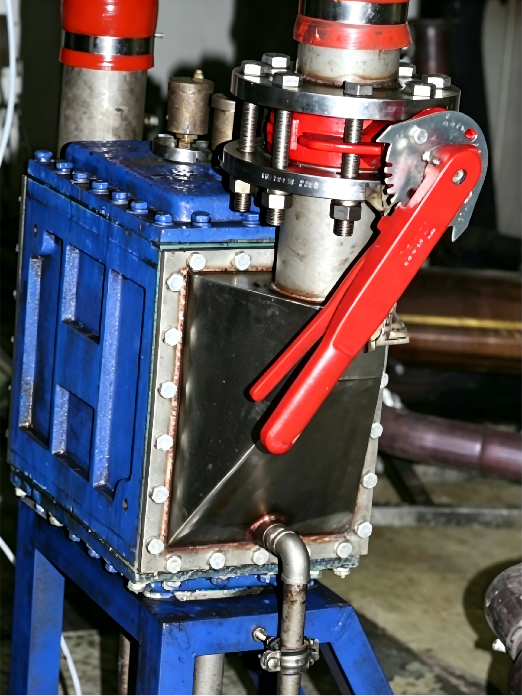 发动机进气中冷恒温控制系统